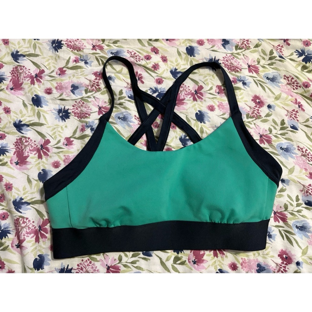 The north face motivation studio bra in billiard green